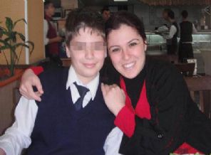 14 yaşındaki öz oğlunu dava etti