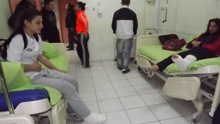 Milli sporcular kazada yaralandı
