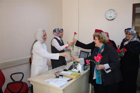 AK Parti Karatay Kadın Kolları’ndan sağlık çalışanlarına ziyaret