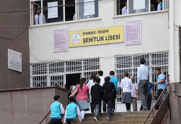 Diyarbakır'da 5 bin çocuk okula geri döndü