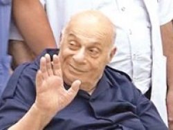 Torunu mezarı başında intihar etti