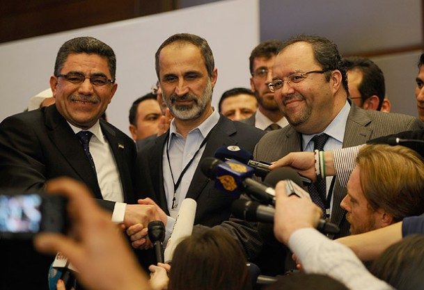 Suriyeli muhalifler geçici hükümet başkanını seçti