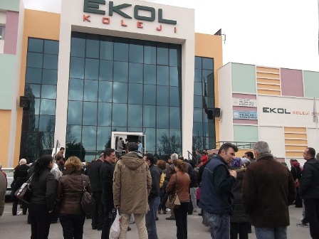 Ekol’ün bursluluk sınavına katılım yoğundu