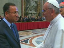 Bekir Bozdağ'dan yeni papaya tebrik