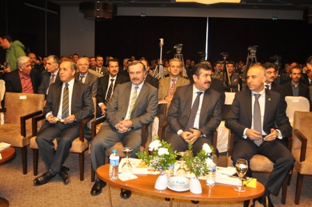 Yiyin, için, fakat israf etmeyin!