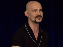 Atalay Demirci seviyeli espriden yana