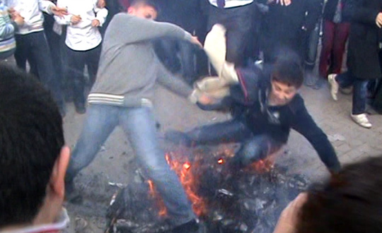 Nevruz ateşinde yanacaklardı TIKLA İZLE