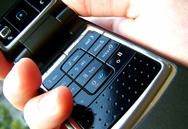 Cep ''ev''i eritiyor