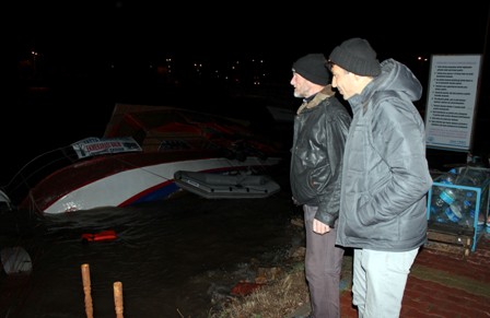 Fırtına tekneleri batırdı