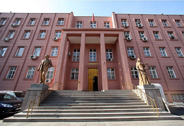 Aldatan eşini öldürene tahrik indirim