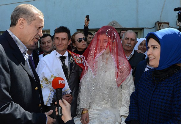 Erdoğan'dan düğüne sürpriz ziyaret