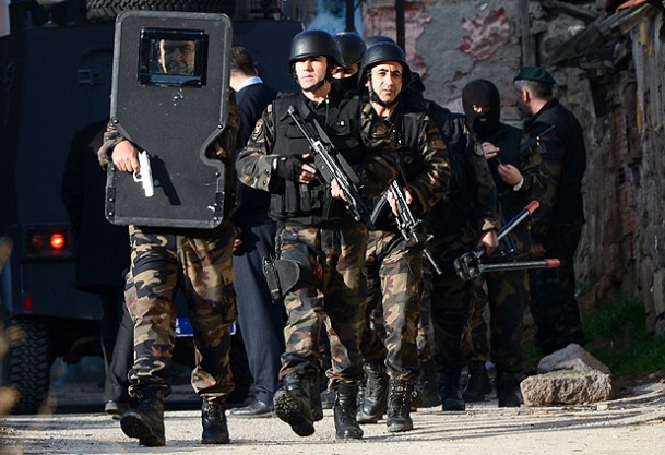 Ankara'da DHKP-C'ye yönelik eş zamanlı operasyon