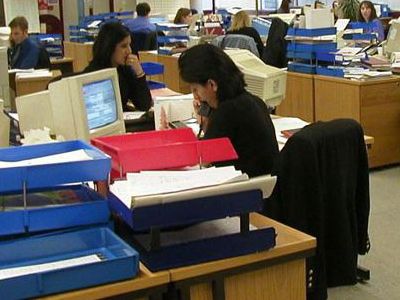 Kadın memurlar yaşadı