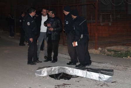 Sokakta ölü bulundu