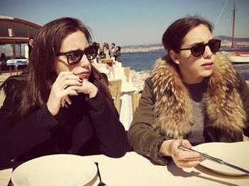 Öykü Karayel'in şöhreti ikizine dert oldu