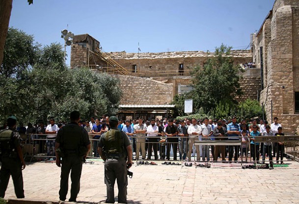 İsrail İbrahim Camisi'ni kapatacak