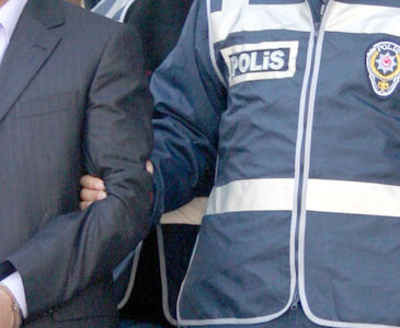 Mazot ve akü hırsızları yakalandı