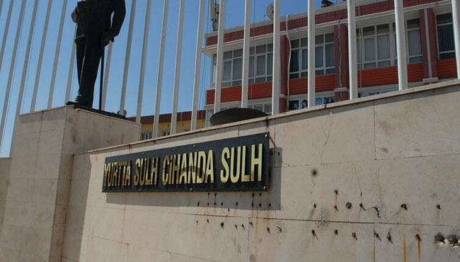 Ne Mutlu Türküm Diyene yerine Yurtta Sulh Cihanda Sulh