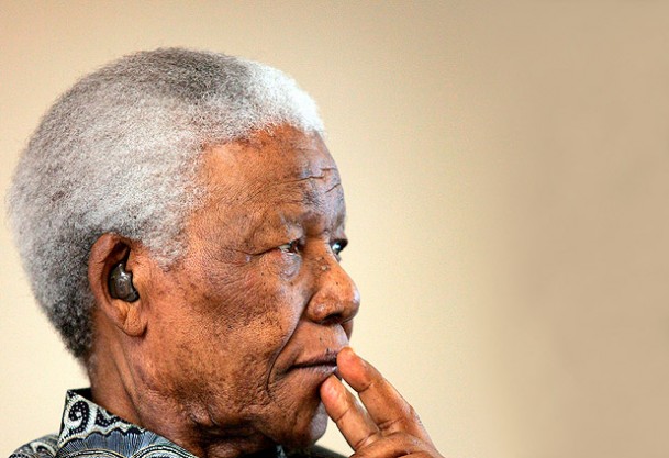 Mandela hastaneye kaldırıldı