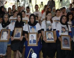 Uludere ailelerinden Meclis önünde eylem