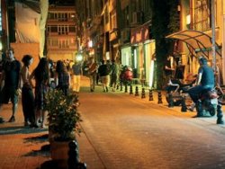 CHP'li Kadıköy Belediyesi'nden içki yasağı