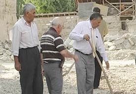 Topak kazma kürek çalışıyor