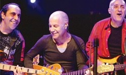 MFÖ üyesi Özkan Uğur'a kanser teşhisi