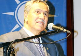 Şener'den Arınç'a 'istifa et' cevabı