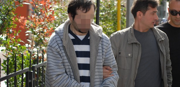 Kredi kartı borcu için hırsızlık yaptı