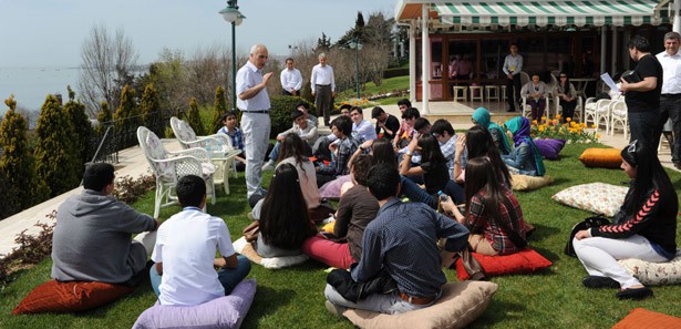 Vali Amca, takipçilerini konutunda ağırladı