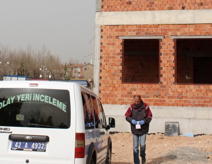 Babasının gözü önünde düşerek öldü