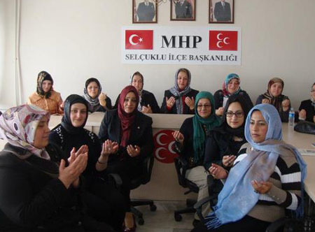 Alparslan Türkeş için hatim duası