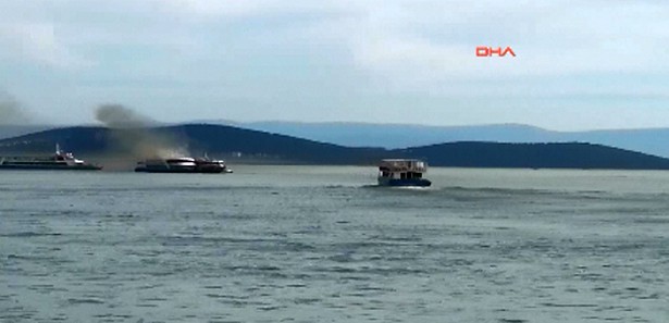 Boğaz'da tur teknesi yangını