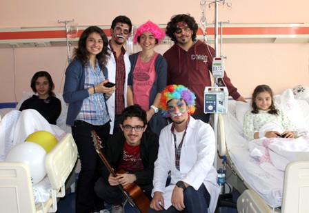 Selçuk Tıp'ta çocuk şenliği