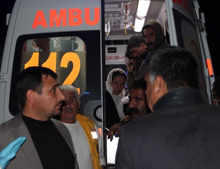 BDP'lileri taşıyan otobüs devrildi: 34 yaralı