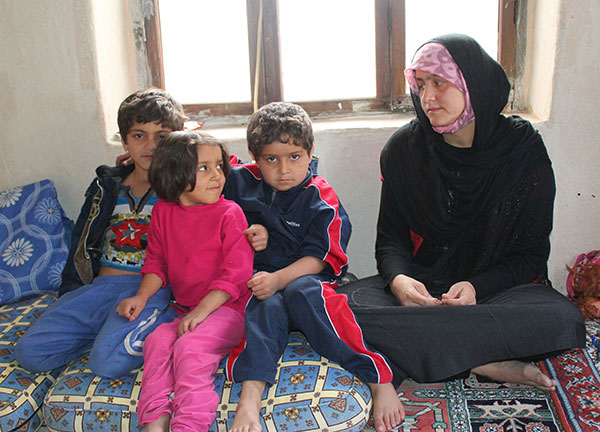 Afgan Kadının Zorluklarla Dolu Yaşam Mücadelesi
