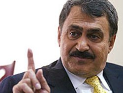 Bakan Eroğlu açılış sırasında bayıldı VİDEO