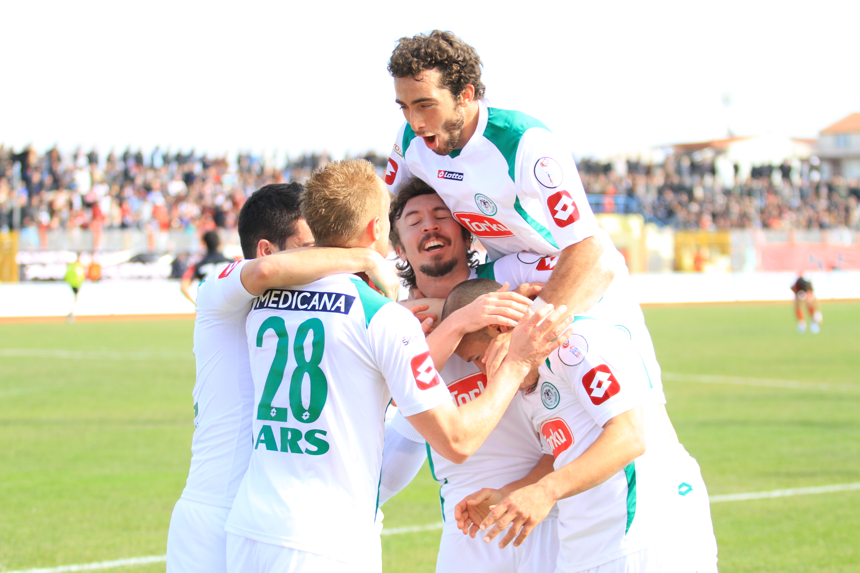 Rakip lider, hedef 3’te 3