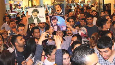 Ferdi Tayfur'a hemşehri izdihamı