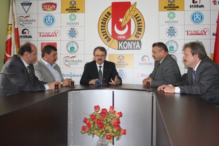 Konya İl Kültür ve Turizm Müdürü Mustafa Çıpan Konya Gazeteciler Cemiyeti’ni ziyaret etti
