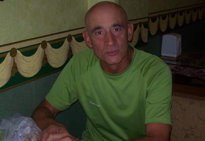 Yürüyerek Kudüs’e gidiyor