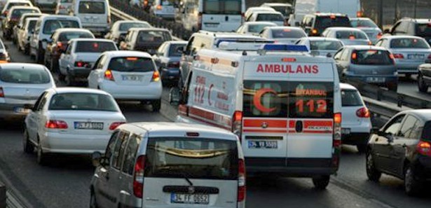 Ambulans uyanıkları bu defa yandı