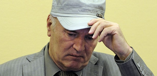 Türklere küfreden Sırp kasabını hakim kovdu