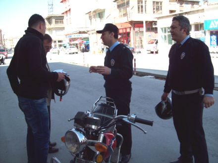 Karapınar'da Motosiklet Sürücülerine Kask Denetimi