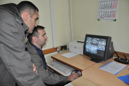 Pazar yeri güvenlik kamerası ile anında suçüstü