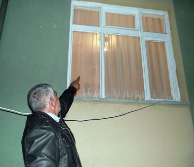 Eve giren hırsız suçüstü yakalandı