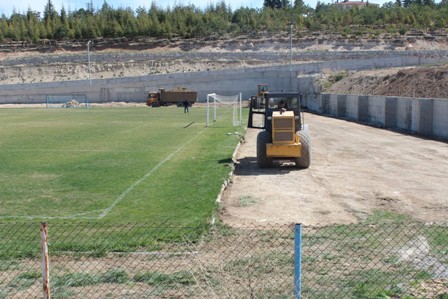 Beyşehir stadı tribünlerinin üzeri kapatılıyor