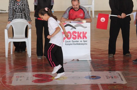 Beyşehir’de mendil kapmaca şampiyonası sürüyor