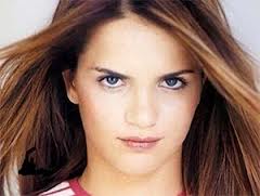 Tuğçe Kazaz ilk tesettür defilesine çıkıyor