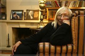 Alev Alatlı kimdir?